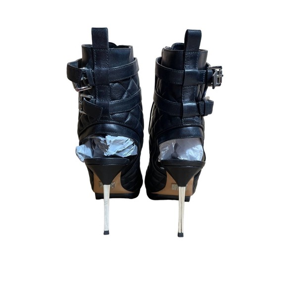 Michael Kors Teagan Boot women's size 8. Quilted/lace up. Have box! - Picture 3 of 6